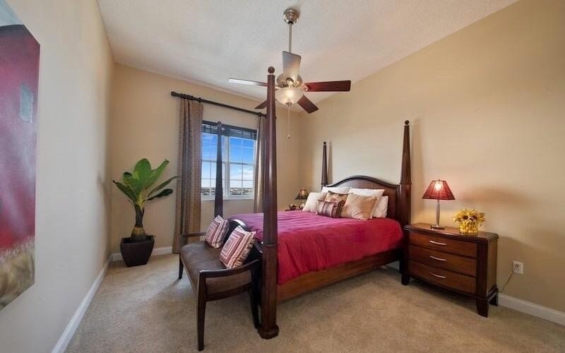 Gorgeous, Lower Penthouse condo in the charming Montecito in - photo 10