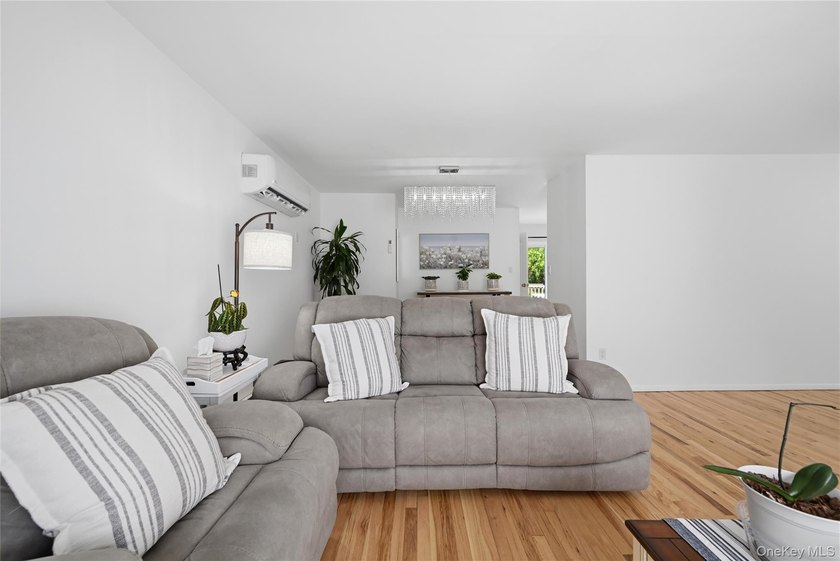 This pristine raised ranch may be just what you're loooking for! - photo 7