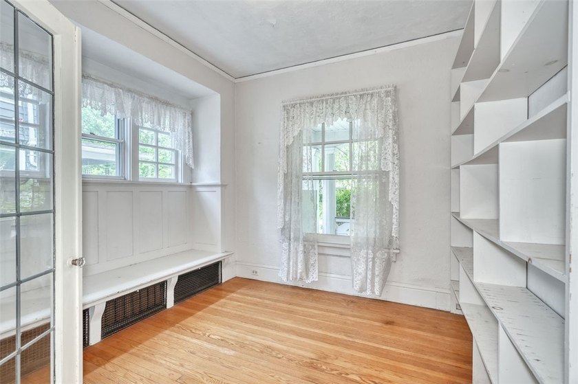Welcome to Historic Seneca Parkway, also known as *Judges Row.* - photo 11