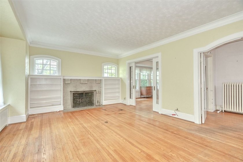 Welcome to Historic Seneca Parkway, also known as *Judges Row.* - photo 14