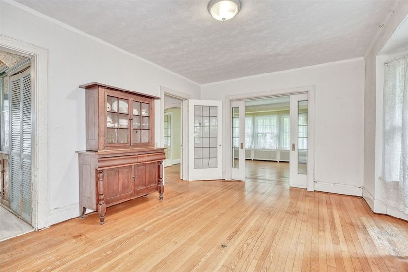 Welcome to Historic Seneca Parkway, also known as *Judges Row.* - photo 15