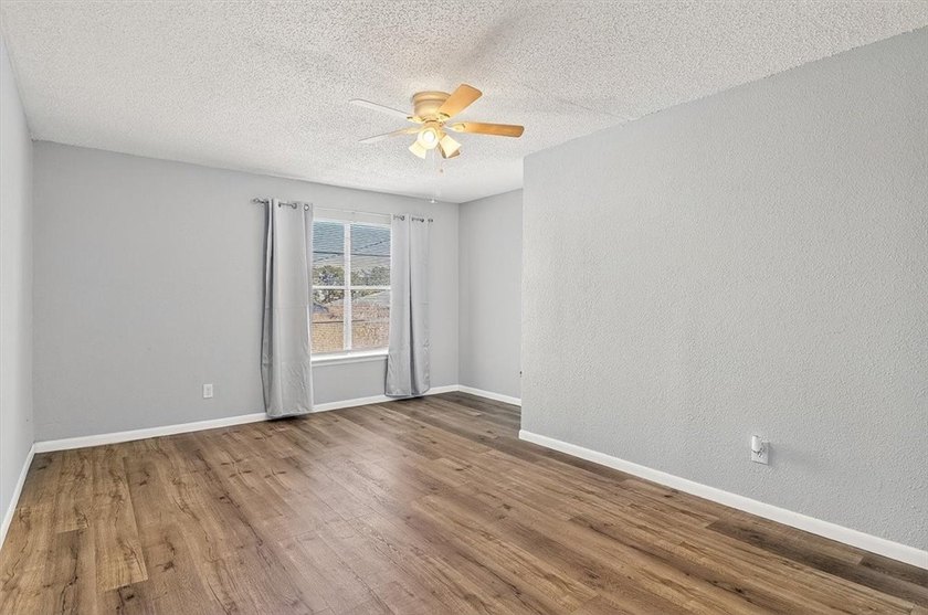 Pretty end unit offering extra privacy. Overlooks the old - photo 19