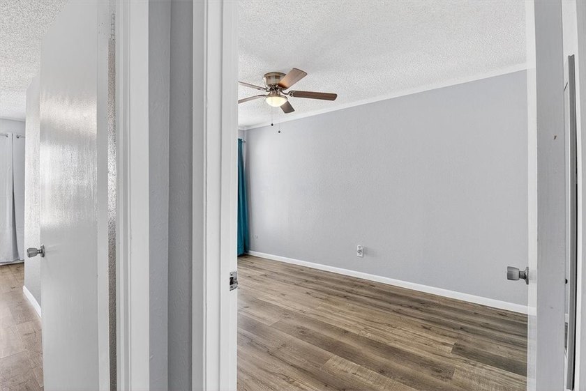 Pretty end unit offering extra privacy. Overlooks the old - photo 22