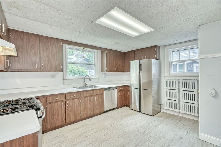 Welcome to Historic Seneca Parkway, also known as *Judges Row.* - photo 23