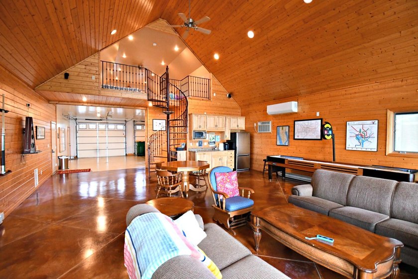 Truly Breathtaking once in a lifetime Home situated on a sublime - photo 5