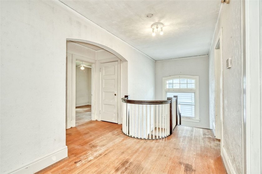 Welcome to Historic Seneca Parkway, also known as *Judges Row.* - photo 26