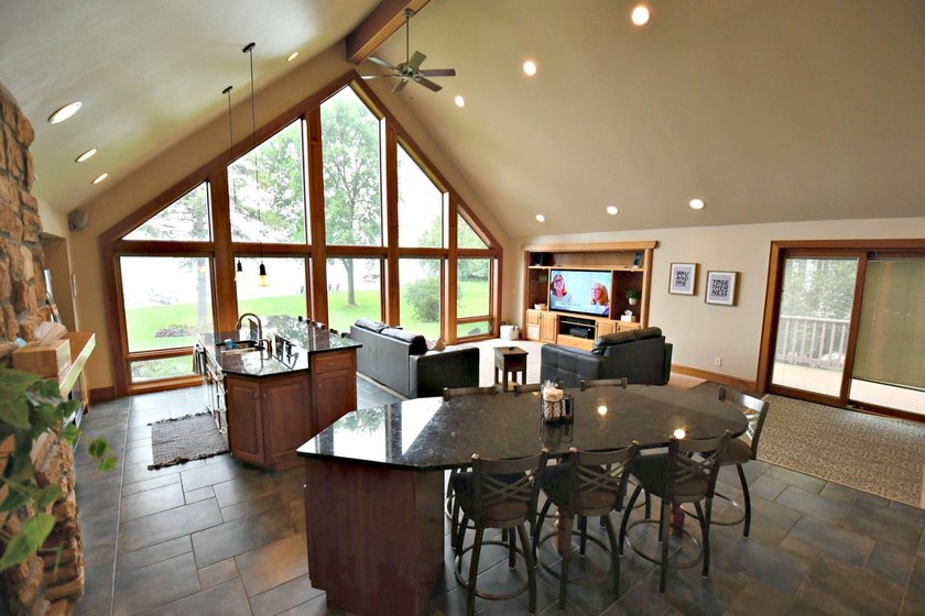 Truly Breathtaking once in a lifetime Home situated on a sublime - photo 7