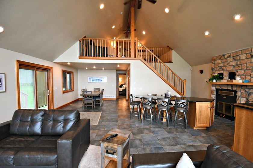 Truly Breathtaking once in a lifetime Home situated on a sublime - photo 9