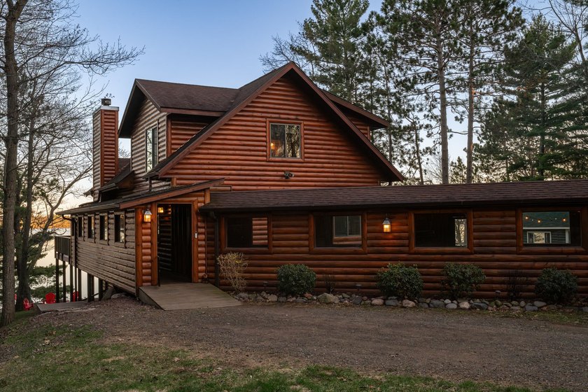Experience the ultimate Northwoods retreat on the shores of Lac - photo 13