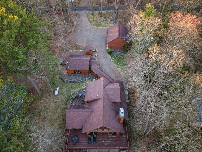 Experience the ultimate Northwoods retreat on the shores of Lac - photo 19