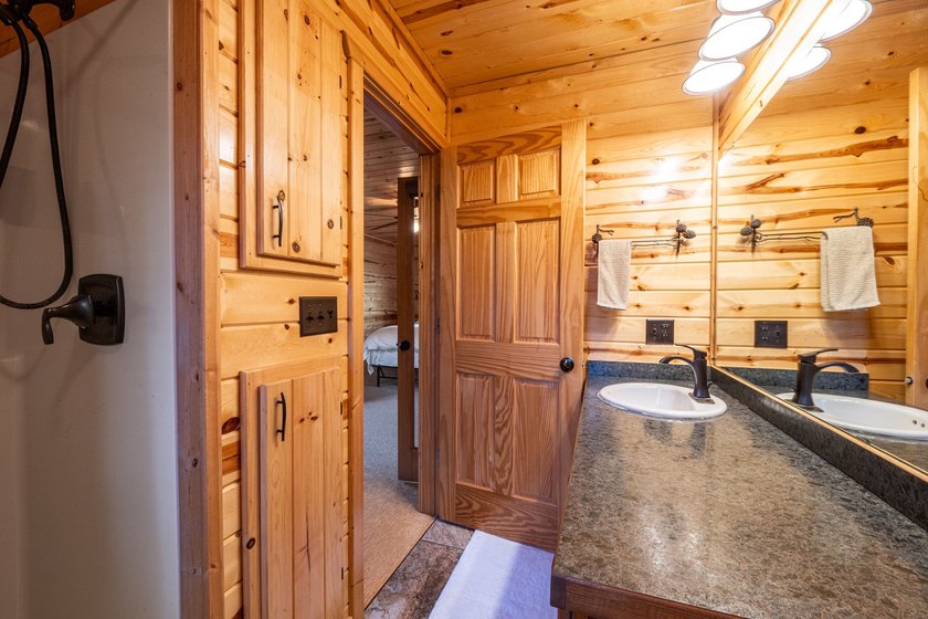 Experience the ultimate Northwoods retreat on the shores of Lac - photo 24
