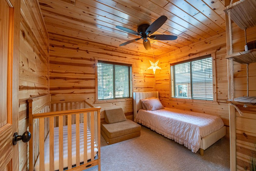 Experience the ultimate Northwoods retreat on the shores of Lac - photo 25
