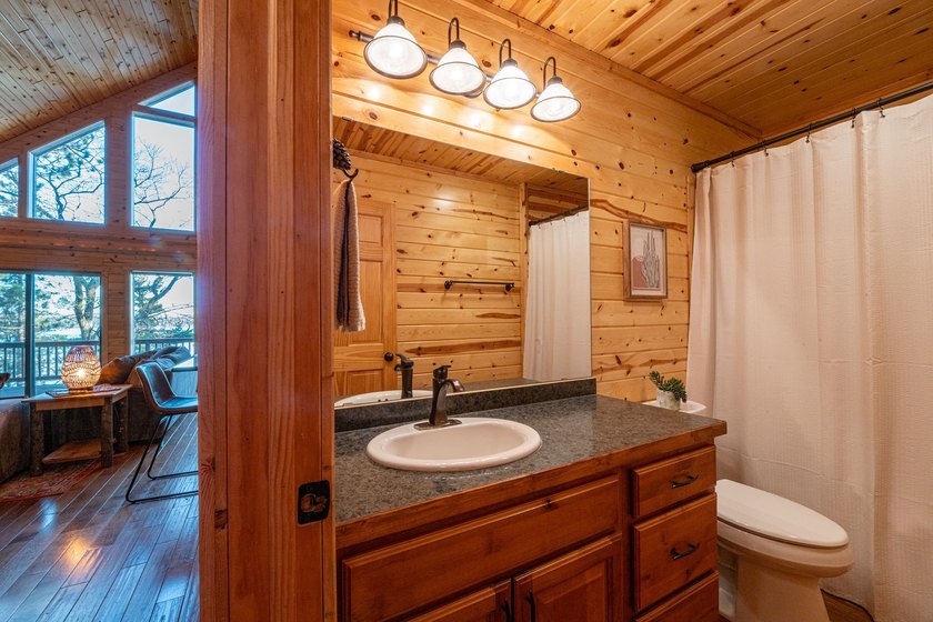 Experience the ultimate Northwoods retreat on the shores of Lac - photo 27