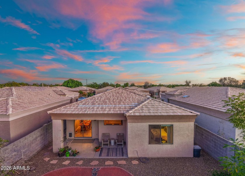 Sophisticated living in the GATED, Arrowhead Enclave community! - photo 31