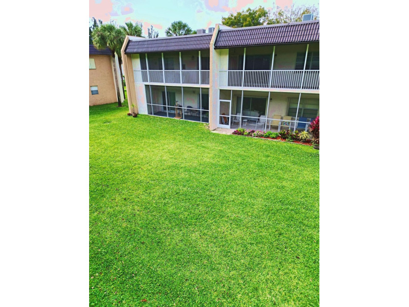 Beautiful corner-unit condo located in the desirable 55+ - photo 4