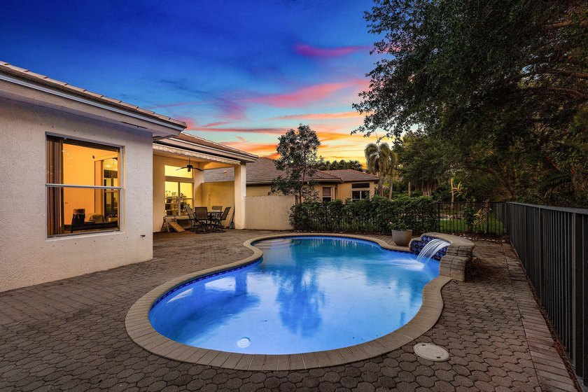 Welcome home to your spacious 4 bedroom, 3 bath home with a 2 - photo 34