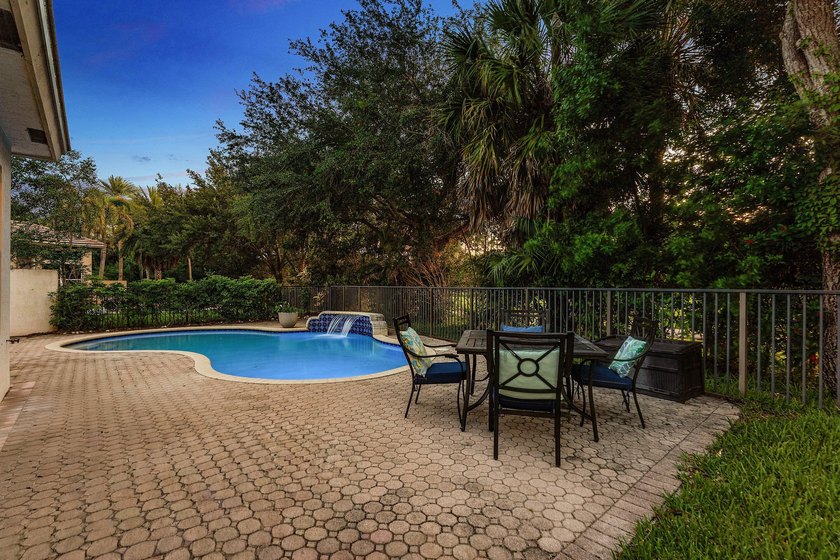 Welcome home to your spacious 4 bedroom, 3 bath home with a 2 - photo 36