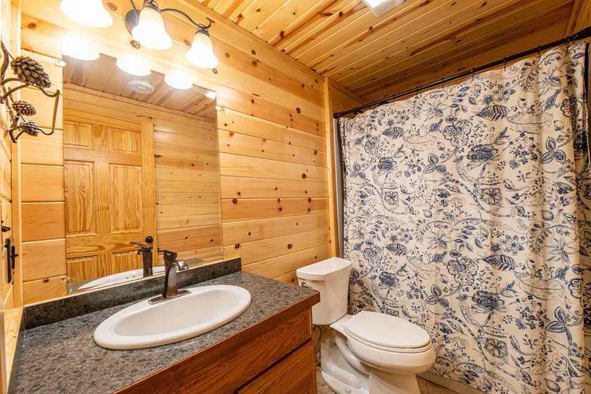 Experience the ultimate Northwoods retreat on the shores of Lac - photo 37