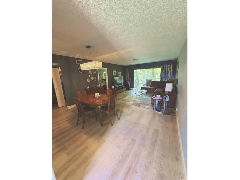 Beautiful corner-unit condo located in the desirable 55+ - photo 10