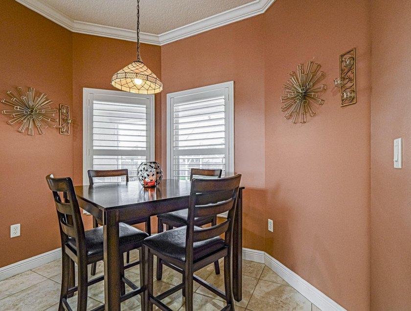Must-see beautiful 4BR/3BA/2-car garage home with office - photo 12