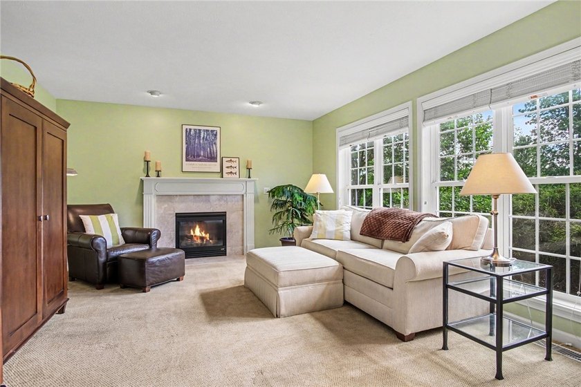 Welcome to this beautifully maintained Colonial in the heart of - photo 14
