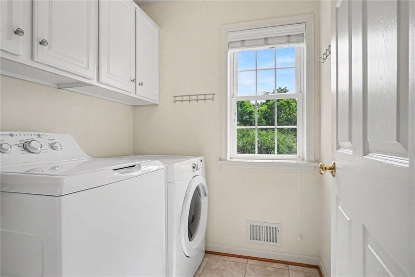 Welcome to this beautifully maintained Colonial in the heart of - photo 17