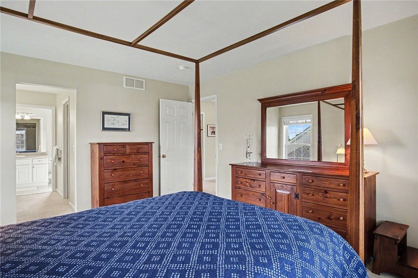 Welcome to this beautifully maintained Colonial in the heart of - photo 19