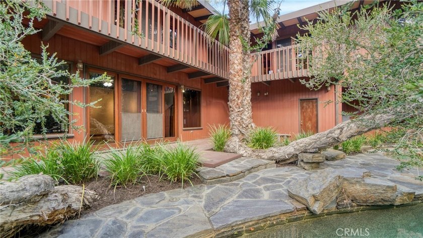 Behind private gates in Malibu, this elegant 3,448 sq ft - photo 21