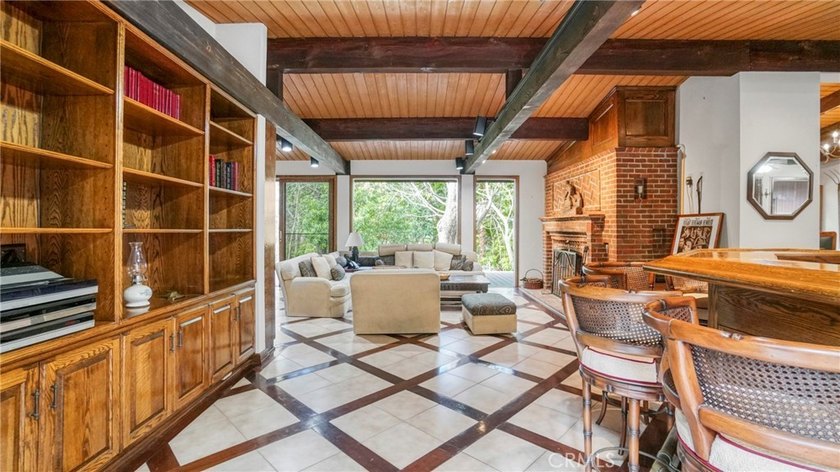 Behind private gates in Malibu, this elegant 3,448 sq ft - photo 22