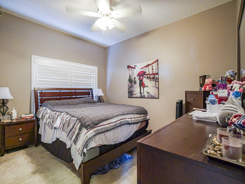 Must-see beautiful 4BR/3BA/2-car garage home with office - photo 23
