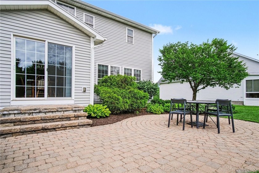 Welcome to this beautifully maintained Colonial in the heart of - photo 26