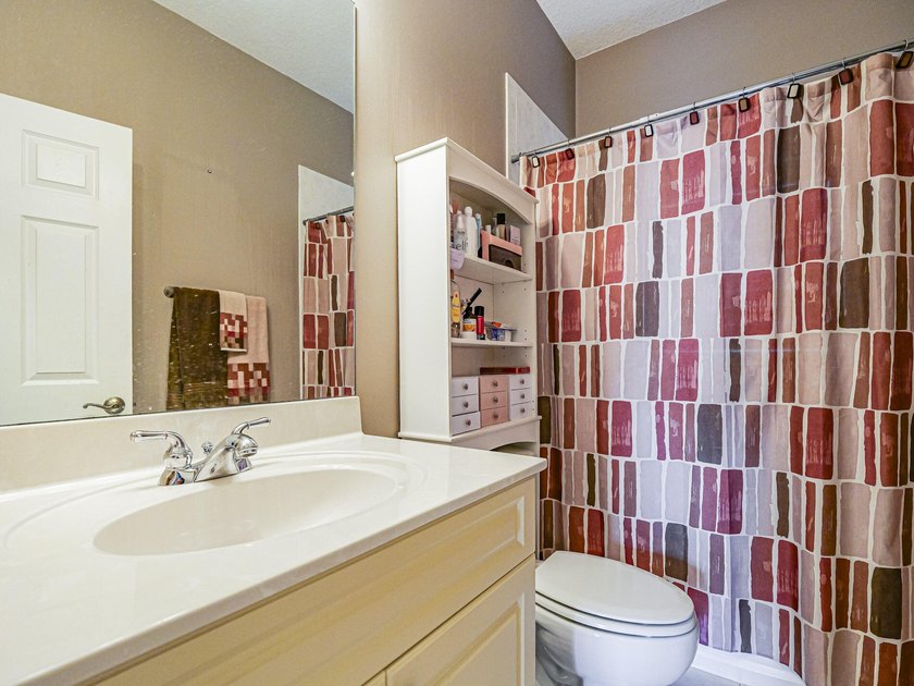 Must-see beautiful 4BR/3BA/2-car garage home with office - photo 28