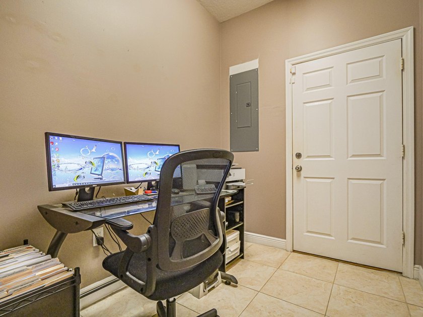 Must-see beautiful 4BR/3BA/2-car garage home with office - photo 29