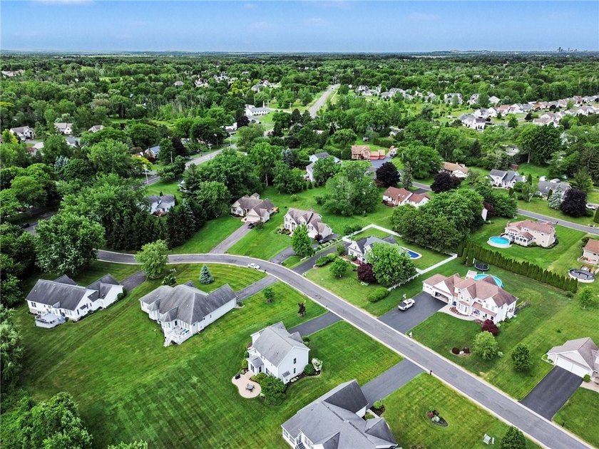 Welcome to this beautifully maintained Colonial in the heart of - photo 32