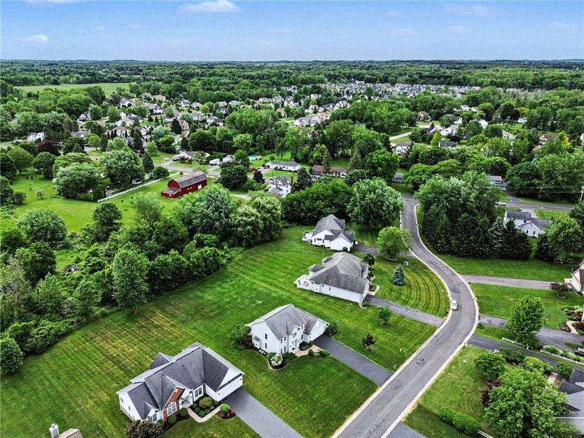 Welcome to this beautifully maintained Colonial in the heart of - photo 33