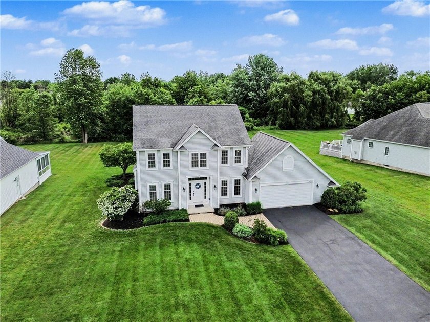 Welcome to this beautifully maintained Colonial in the heart of - photo 34