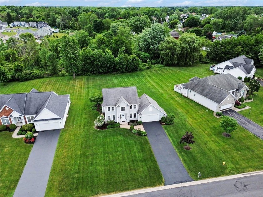 Welcome to this beautifully maintained Colonial in the heart of - photo 35