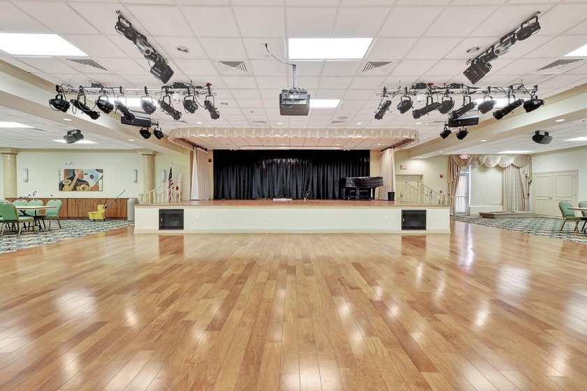 Welcome to easy living in the highly sought-after 55+ community - photo 46