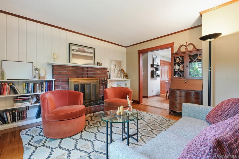 Welcome to 2595 Yorktown St., a fabulous Colonial perfectly - photo 8