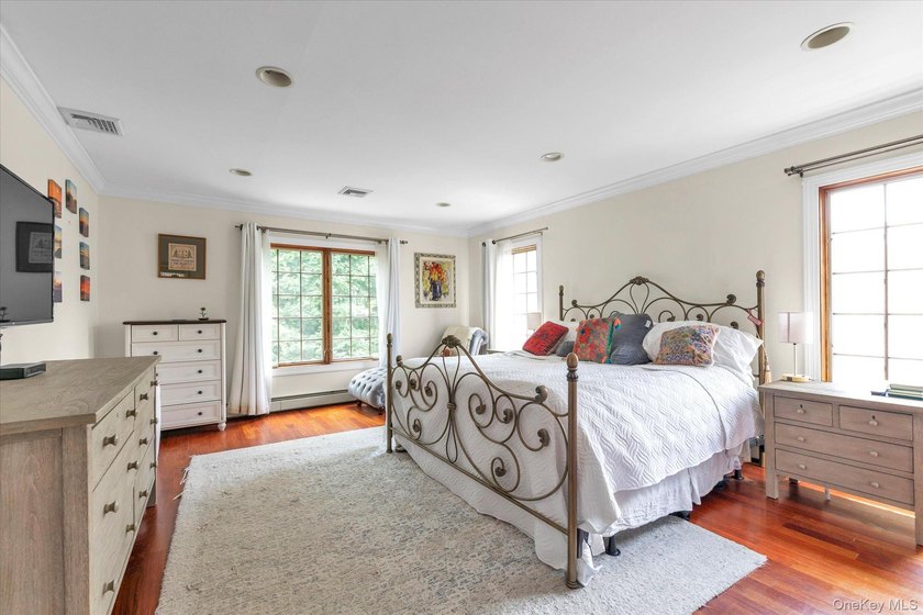This spacious colonial checks all the boxes plus so much more! - photo 13