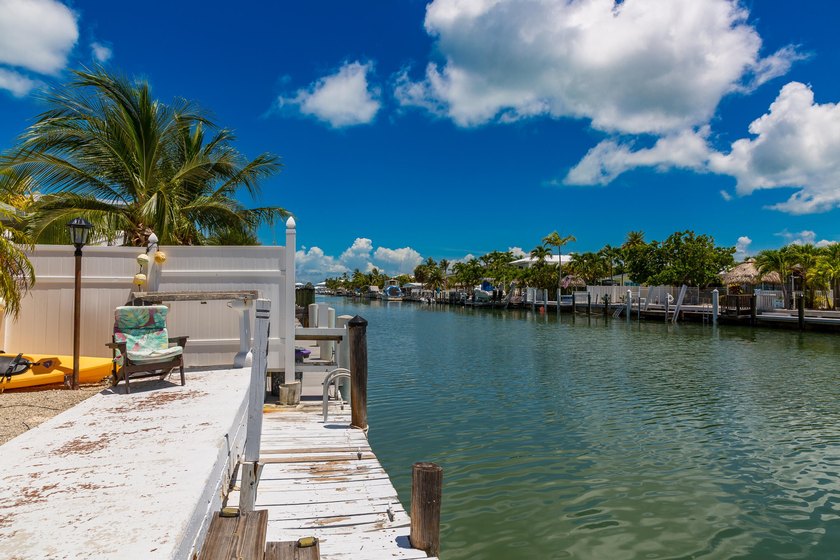 TURNKEY CANAL-FRONT RETREAT IN KEY COLONY BEACH! Welcome to your - photo 12