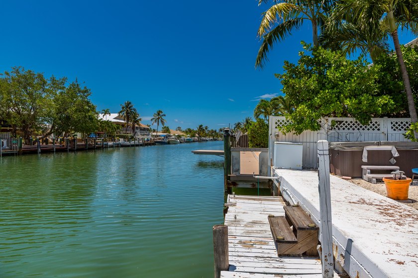 TURNKEY CANAL-FRONT RETREAT IN KEY COLONY BEACH! Welcome to your - photo 14