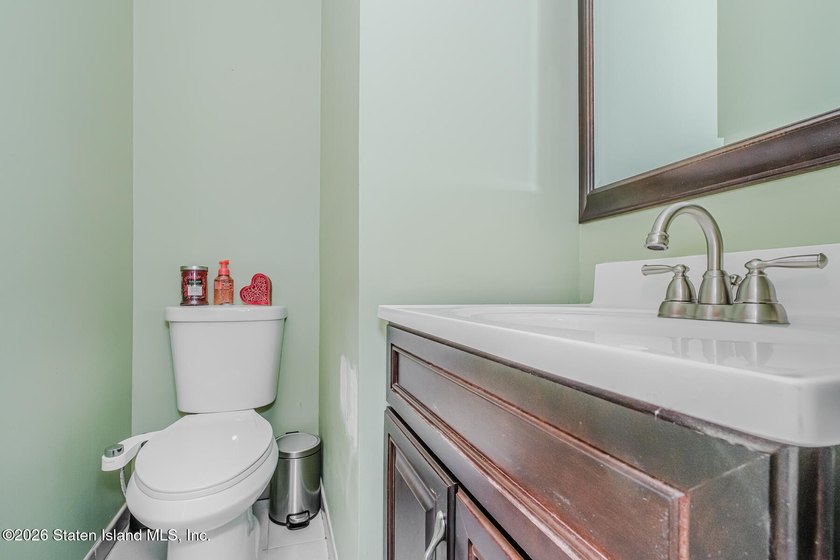 Welcome to 192 Monahan Ave- this recently renovated and spacious - photo 15