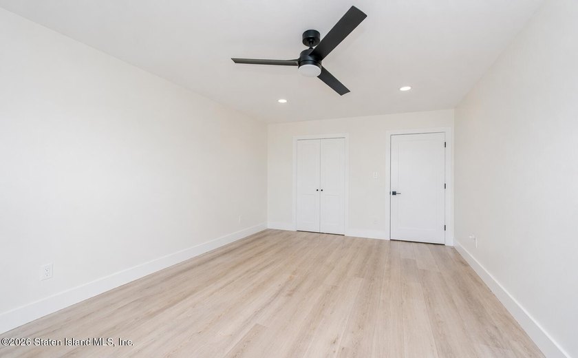 Welcome to 192 Monahan Ave- this recently renovated and spacious - photo 17