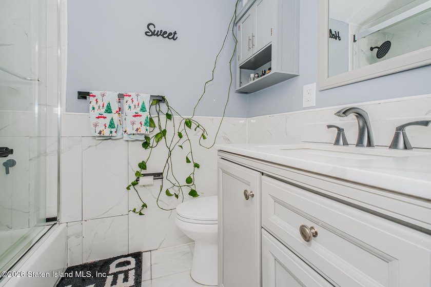 Welcome to 192 Monahan Ave- this recently renovated and spacious - photo 21