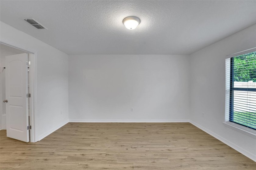 Don't miss this move-in ready 3 bed, 2 bath home in the heart of - photo 22