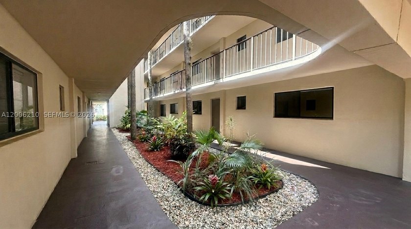 Beautiful 2-bedroom, 2-bath condo located in the desirable gated - photo 5