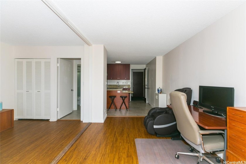 Village Maluhia - a one bedroom Makiki condo conveniently close - photo 6