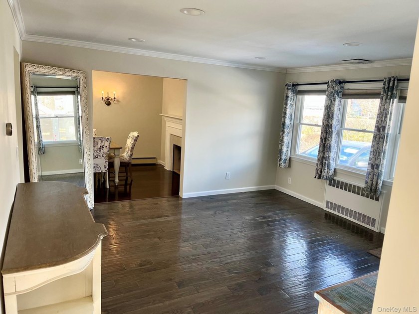 Beautifully updated expanded Cape situated on a quiet dead end - photo 15