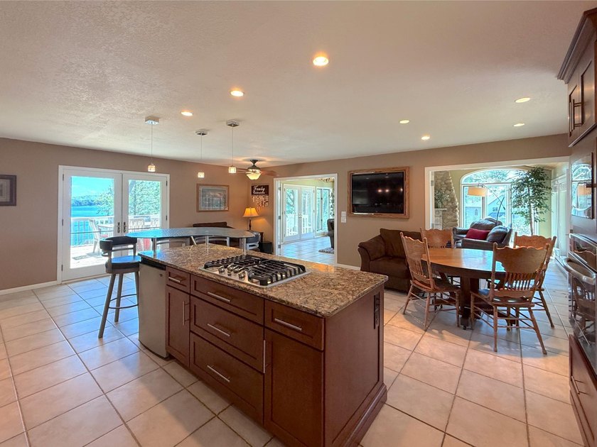 Enjoy lakeside living on the beautiful shores of Lake Sylvia - photo 9
